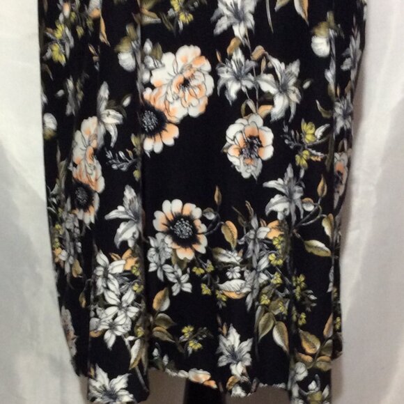 Sauci Women Black Floral Multi- Color Flare Dress Size L Short Sleeve Pullover - Picture 2 of 9